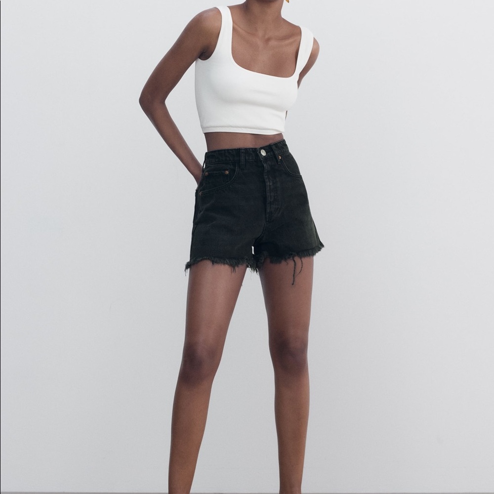 Zara frayed hi rise denim shorts
